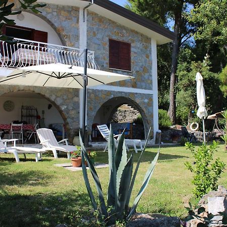 Villa Luisa Sul Mare Капитело Екстериор снимка